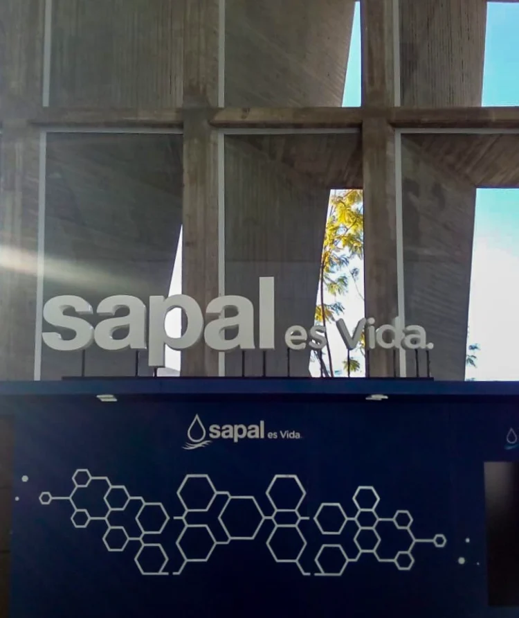 Letreros-luminoso-de-acrilico-Sapal-agua1